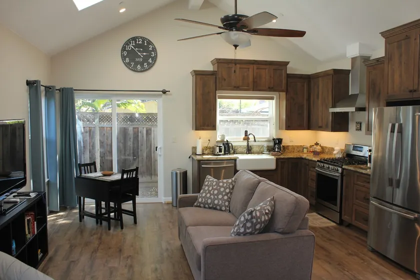 Private cottage in the heart of Silicon Valley - Image 1