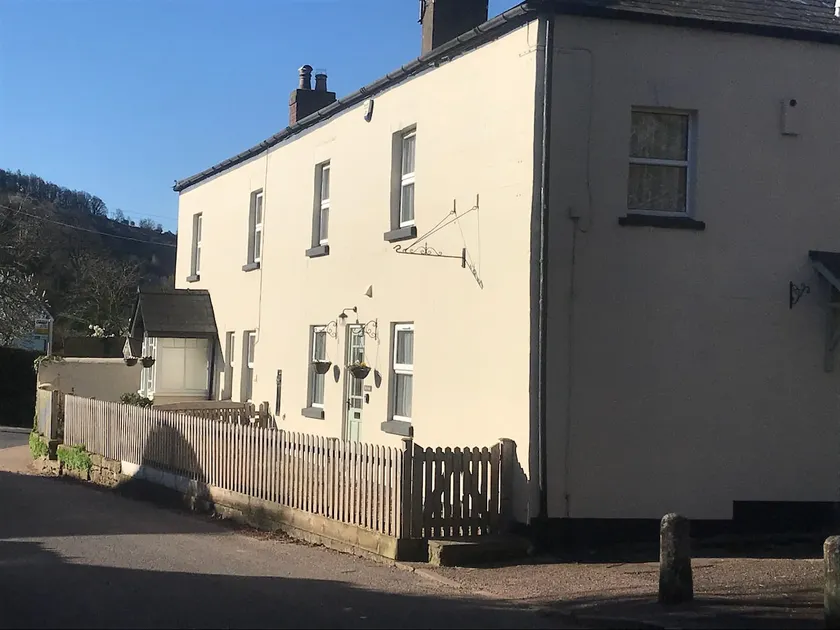 Shop Cottage, peaceful village, scenic location - Image 1
