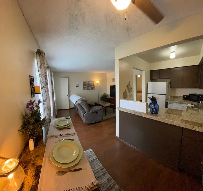 Unit 2: 1 bedroom upstairs with some updates - Image 1