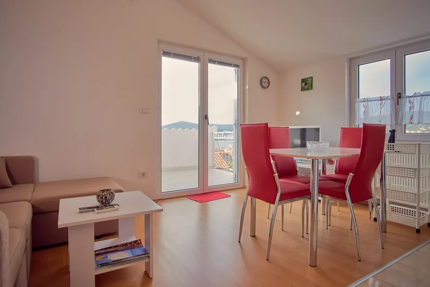 Mira Apartments (B) - Image 1