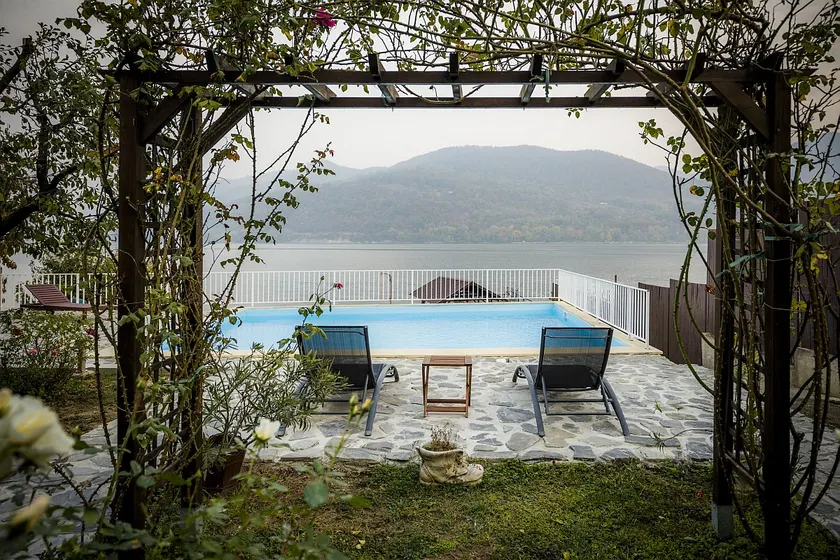 Breeze - A designer's retreat on Danube's Riviera - Image 1