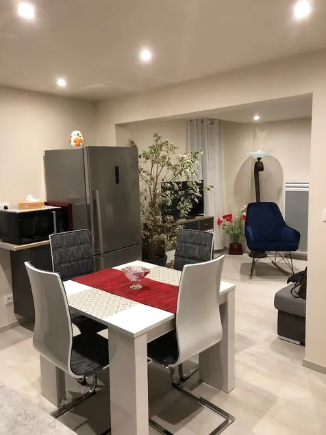 3-star furnished rental in the city center - Image 1