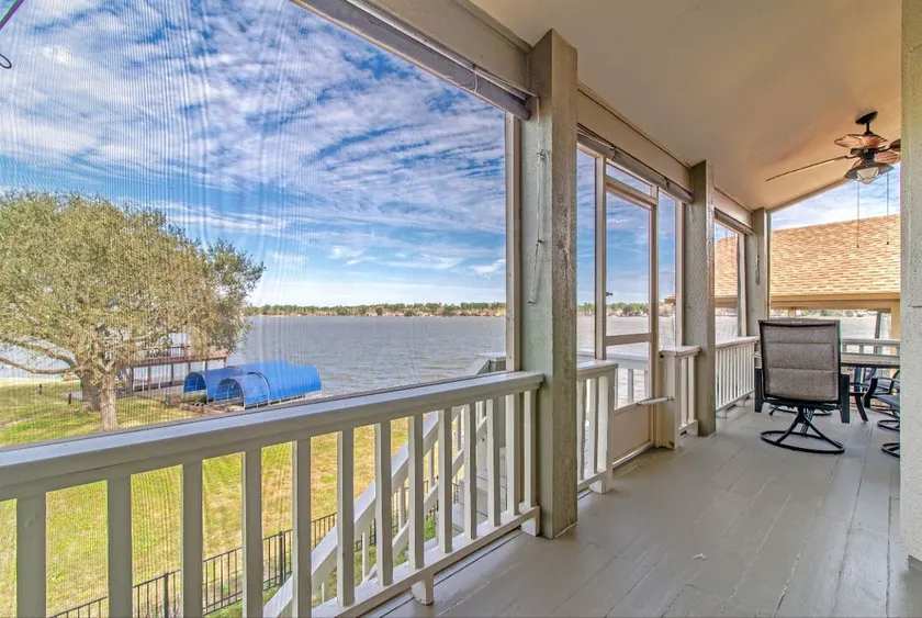 Stunning Waterfront View Fully Renovated! Elevator - Image 1