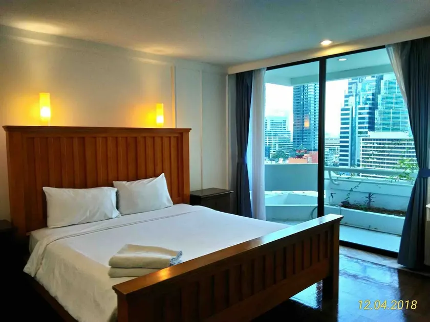 LUX CBD 4 BEDS Suite 1MinBTS FreeWIFI+POOL 175sqm - Image 1