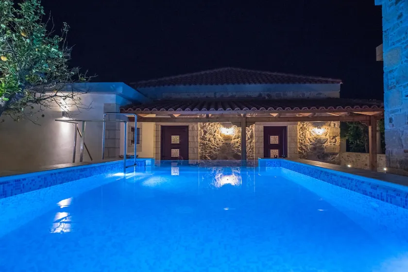 PRIVATE Sapphiros Villa - Image 1