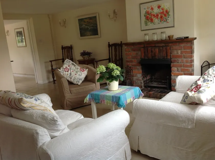 Court Lodge Cottage - Image 1