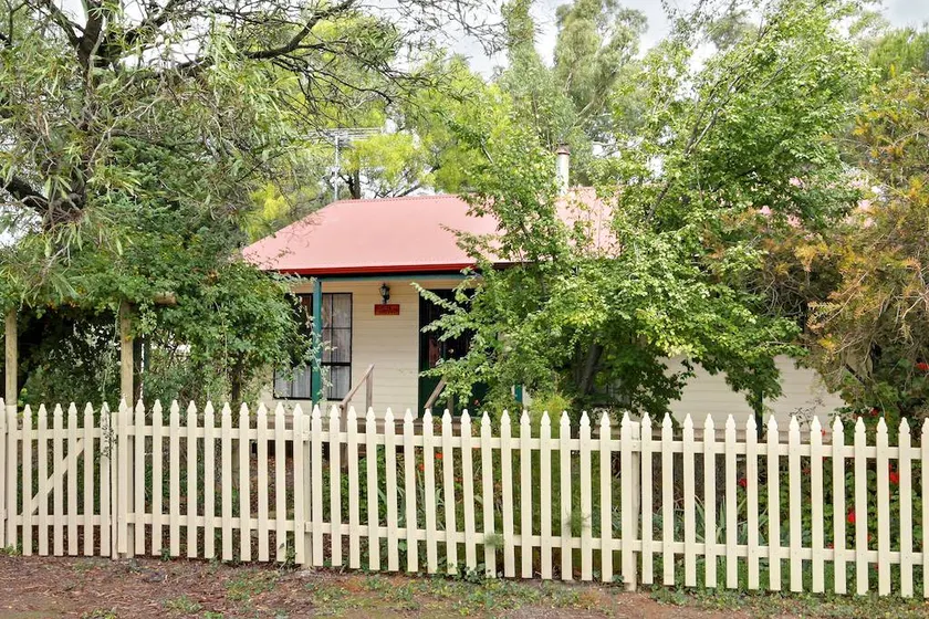 Auburn Hideaway - Image 1