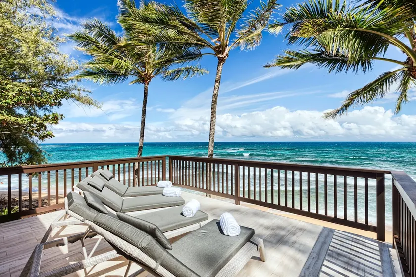 Haena Beach House: Luxe Beachfront Amazing Views - Image 1