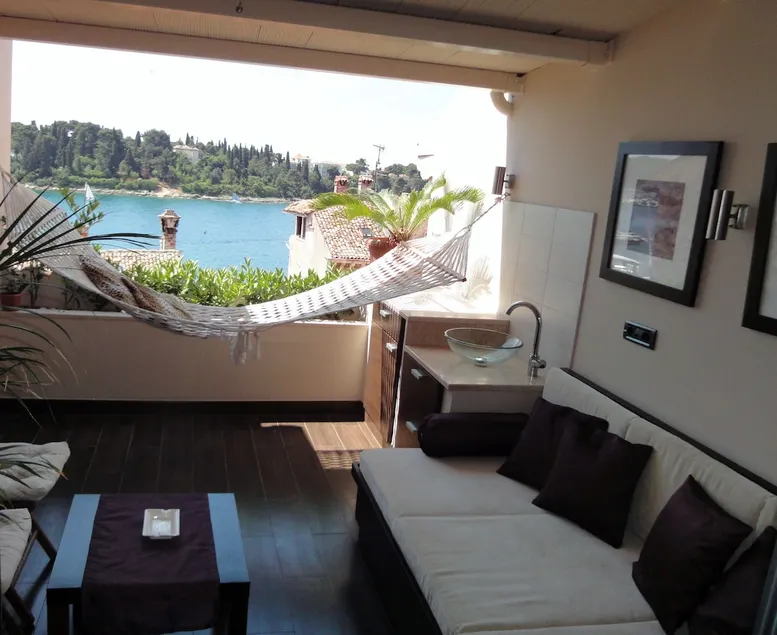 Stunning Sea View apartment in Old City Core - Image 1