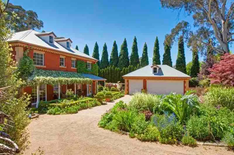 Stunning Highlands Manor-Accommodates 2-12 people - Image 1