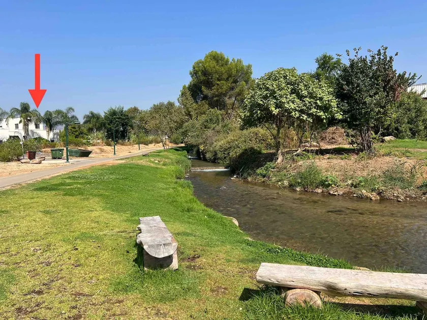 Spiegel first line to the stream-Hagoshrim, Hagusharim - Image 1