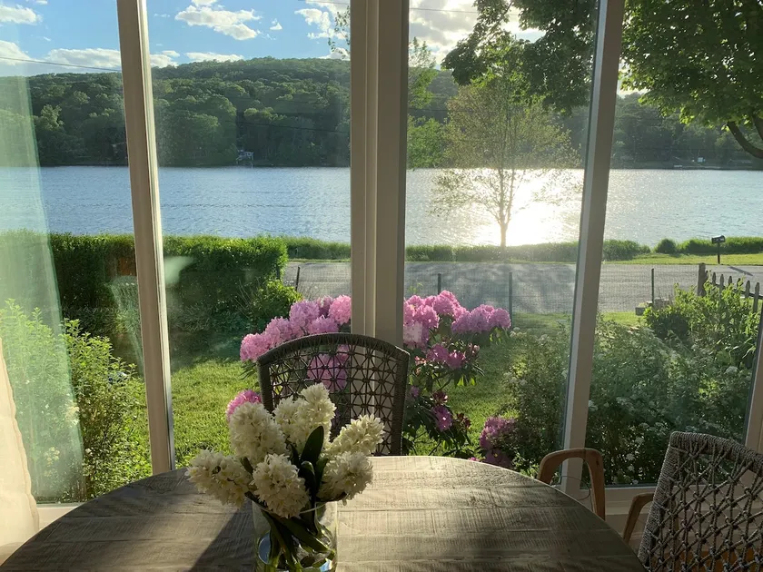 Lux Bungalow on the Lake - Image 1