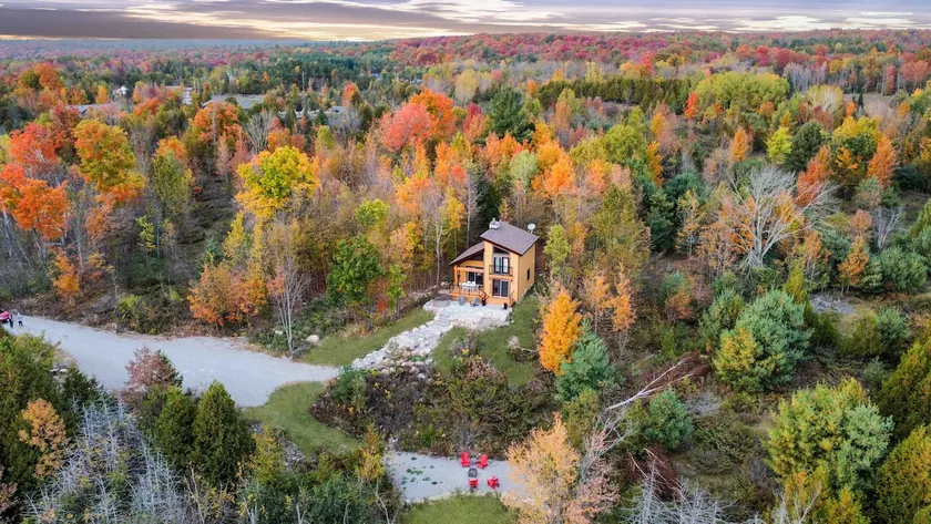 52 Acre Luxury Cabin - Hot Tub, Firepit & Trails - Image 1