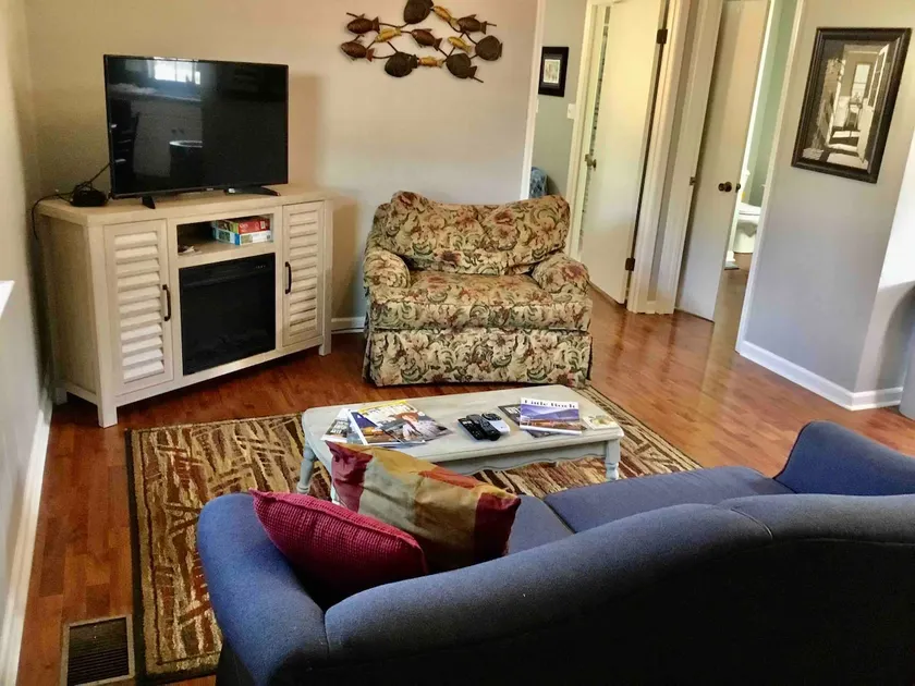 Alexander Guest House - Image 1