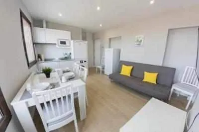 Smartmonki Arce, Double Apartment 2a - Image 1