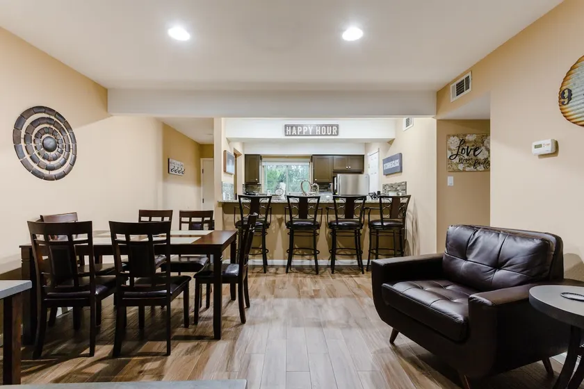 Modern 2BR, w/King Bed, 5min to everything-SAFE - Image 1