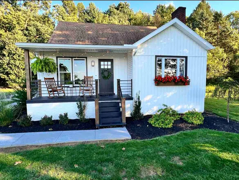 Entire home-private yard & firepit-LancasterCounty - Image 1