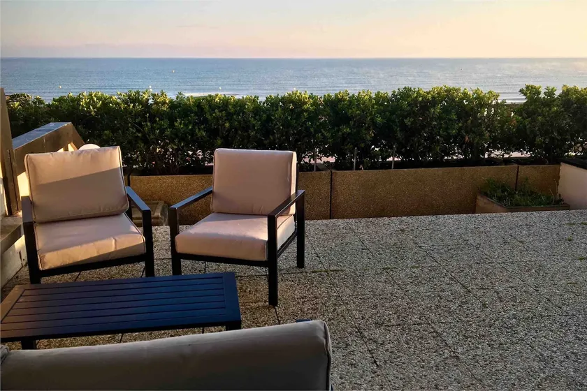 Precioso dúplex frente al mar, cerca del Grand Hotel. - Image 1
