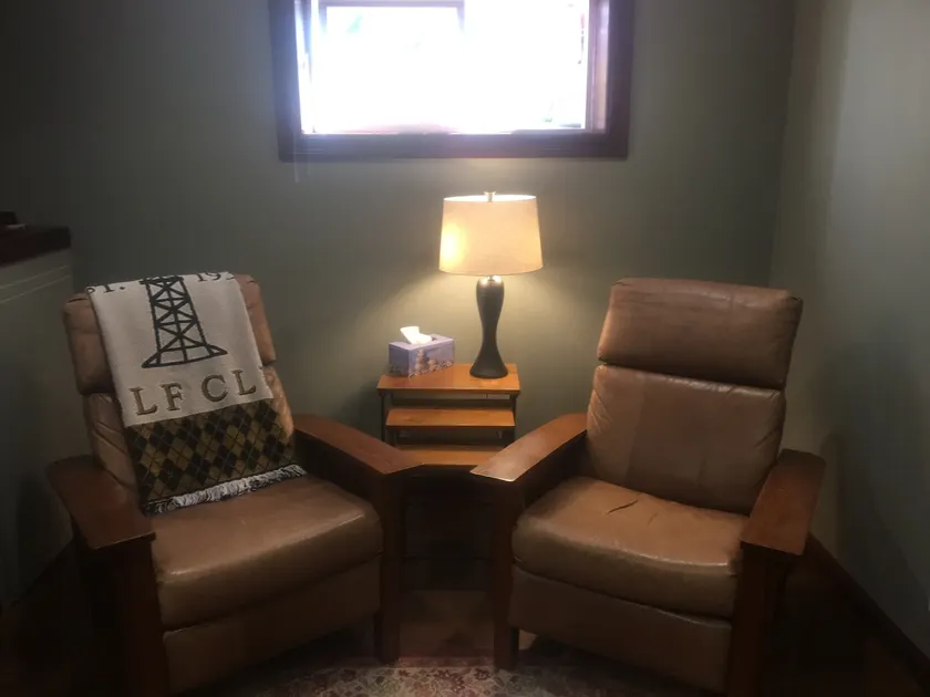 McKenzie Charmer- Private Suite with own entrance - Image 1