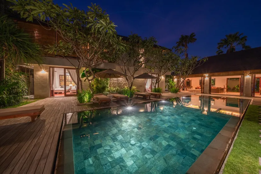 Villa Rubina - Luxury Pool Villa in Batu Belig Next to the Beach! - Image 1