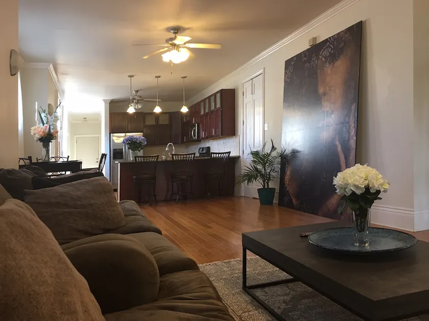 Spacious Napoleon Avenue Mardi Gras Apartment - Image 1
