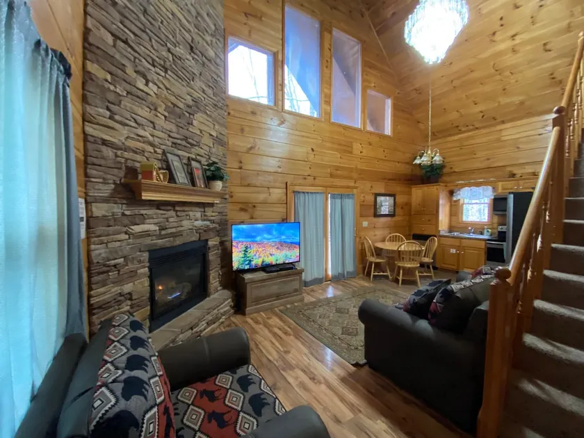 RN-Juin Chalet spécial-privé Gated Montagne Minutes à Pigeon Forge - Image 1