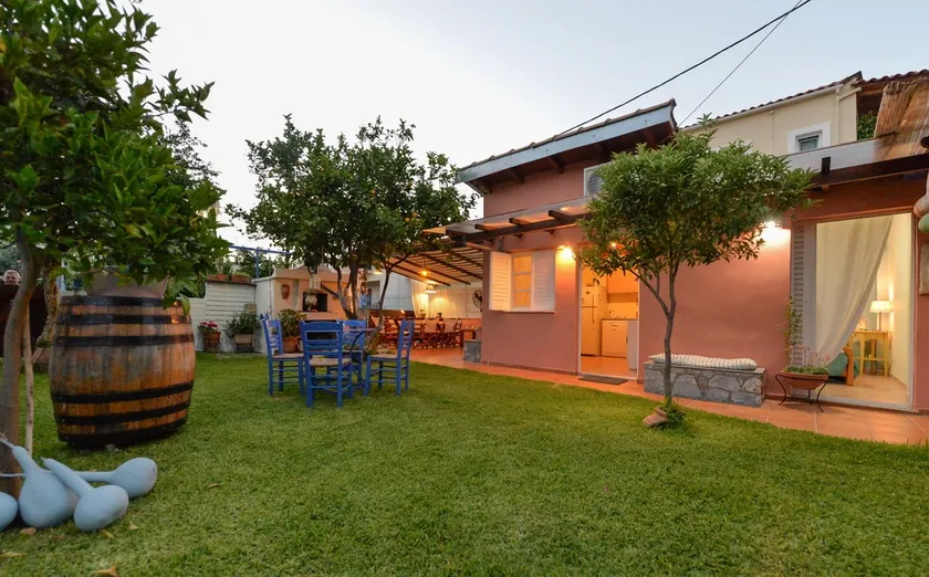 Beach house 80m from the sea. - Image 1