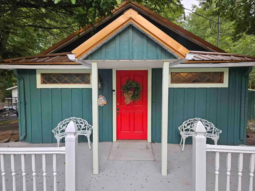 Miss Patti's Place - Image 1