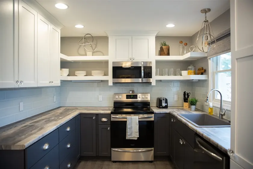 Fully Renovated 2BR 1BA Gorgeous Exec Home #8ma-R - Image 1