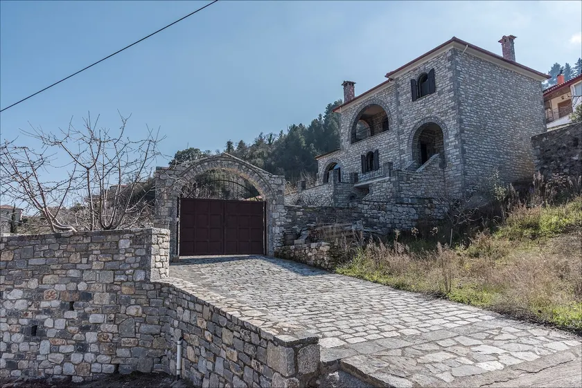 Stone Mansion Anavryti, ΑΜΑ 20569 - Image 1