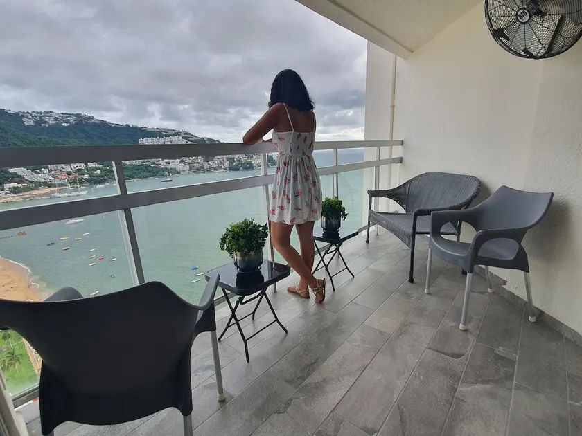 Luxury seaside suite - Image 1