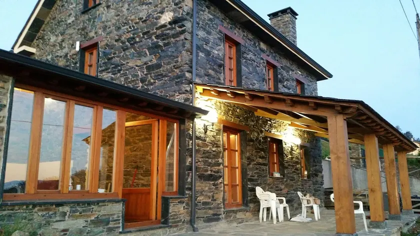 Typical Galician country house - Image 1