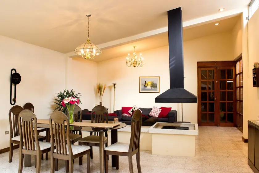 Beautiful Spacious Home in Historic Quetzaltenango - Image 1