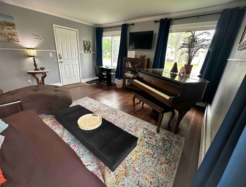 Charming, Cozy, Riverfront Retreat! - Image 1