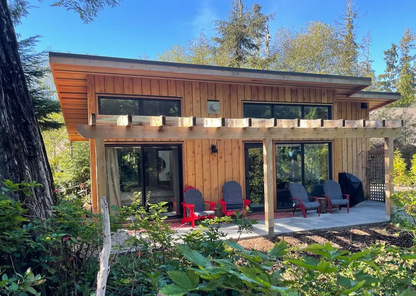 Tofino Rainforest view modern private cabin - Image 1