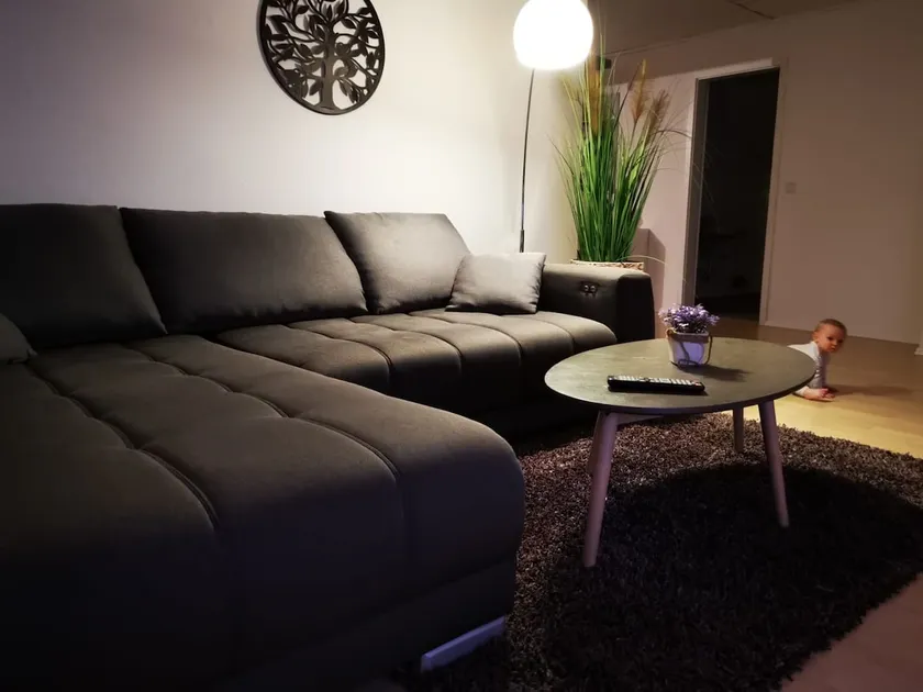 Family-friendly & modern apartment - Image 1