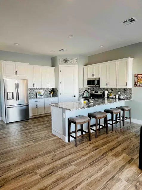 *New Phoenix Guesthouse with Pickleball/Pool* - Image 1