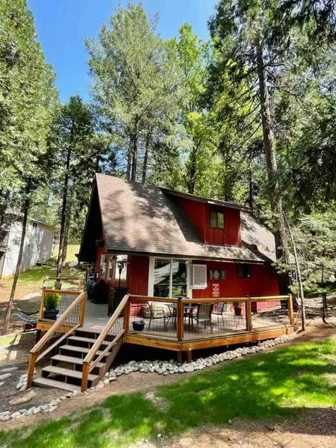 Dogwood Cabin | Cozy Cabin & Spacious Deck - Image 1