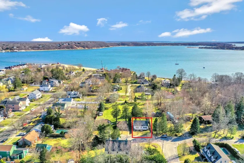 Walk to Beach and Greenport Village, Two King Beds - Image 1