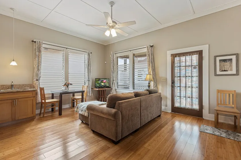 Cute Plantation Cottage; Walk into Wailuku Town; Central Location! - Image 1