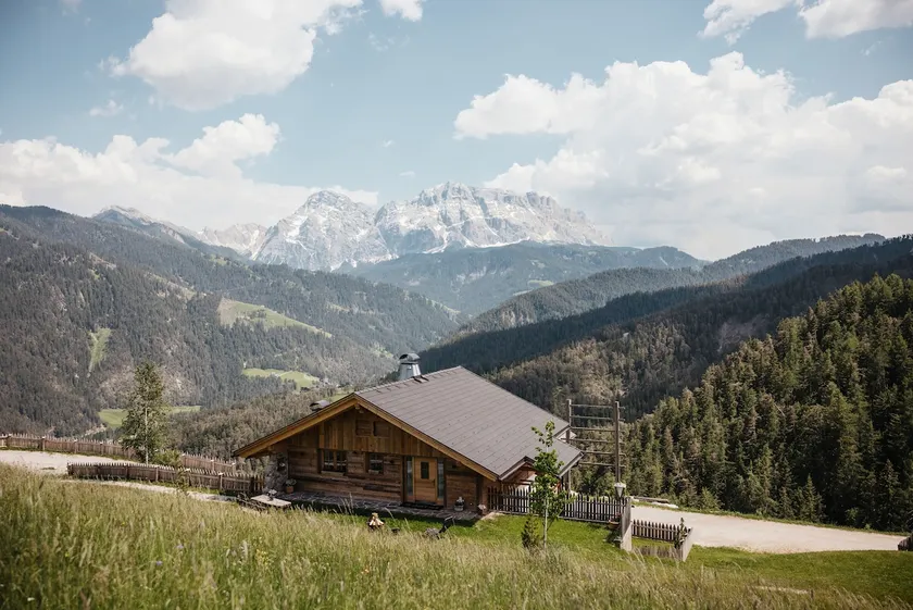 [Val Badia] 2-Bedroom Chalet + Sauna + Hot Tub - Image 1
