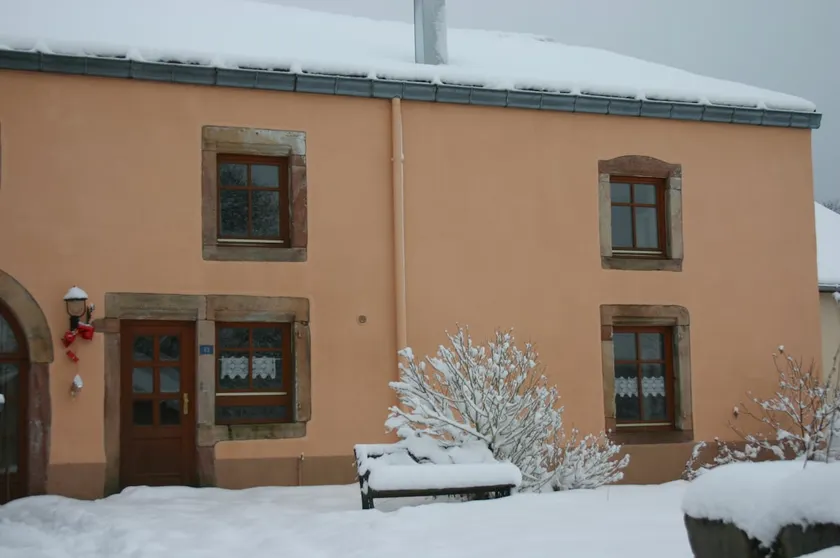 Renovated accommodation with private outdoor spa - Image 1