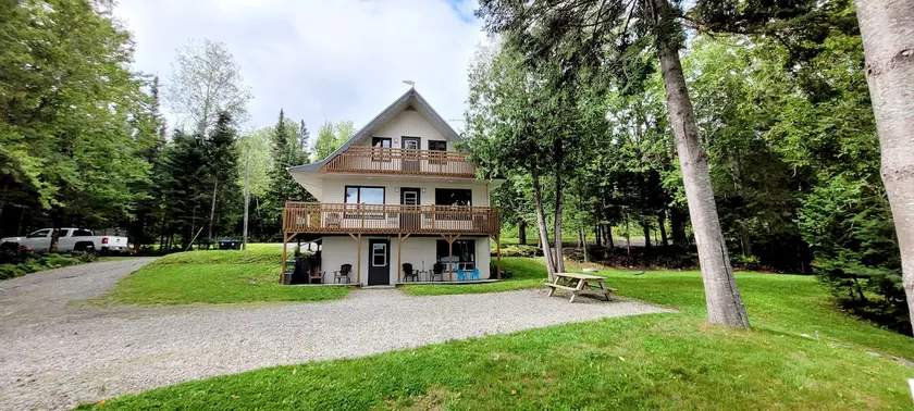 Jerry Lake vacation chalet - Image 1