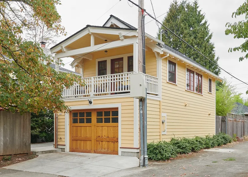 NE Portland Craftsman Guest House - Image 1