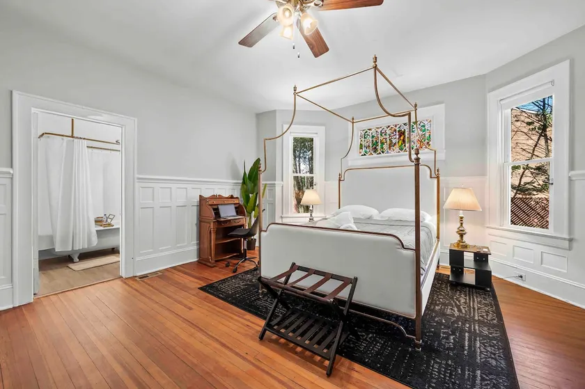 Spacious Historical Home 3 mins from Downtown - Image 1