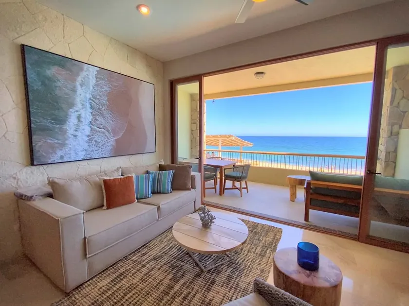 BEACHFRONT 3Bed/2Bath Luxury Beach/Surfer paradise - Image 1