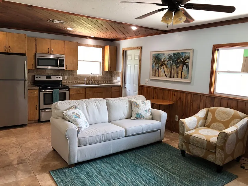 Florida Cottage in a quiet setting close to beach - Image 1
