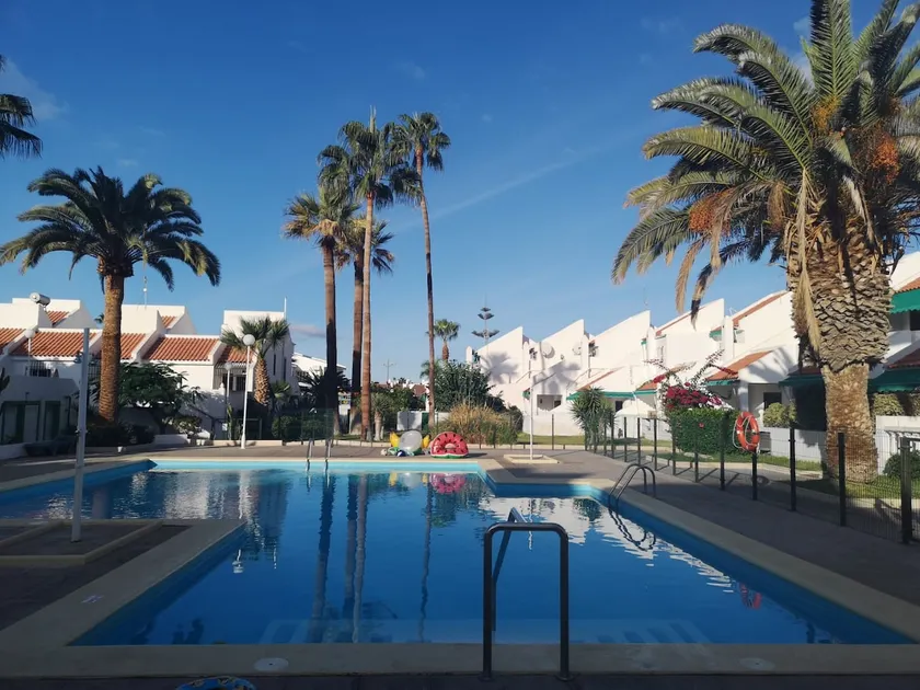 4 BR VILLA PLAYA DEL DUQUE, WIFI - Image 1
