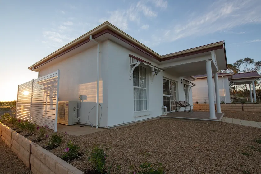 1837 Barossa Luxury Vineyard Cottage, Lyndoch SA - Image 1