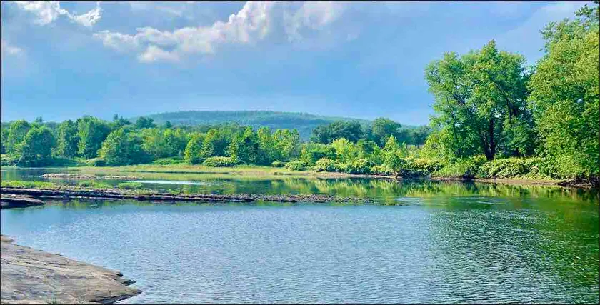Scenic Views & River Access, Cozy River Home - Image 1